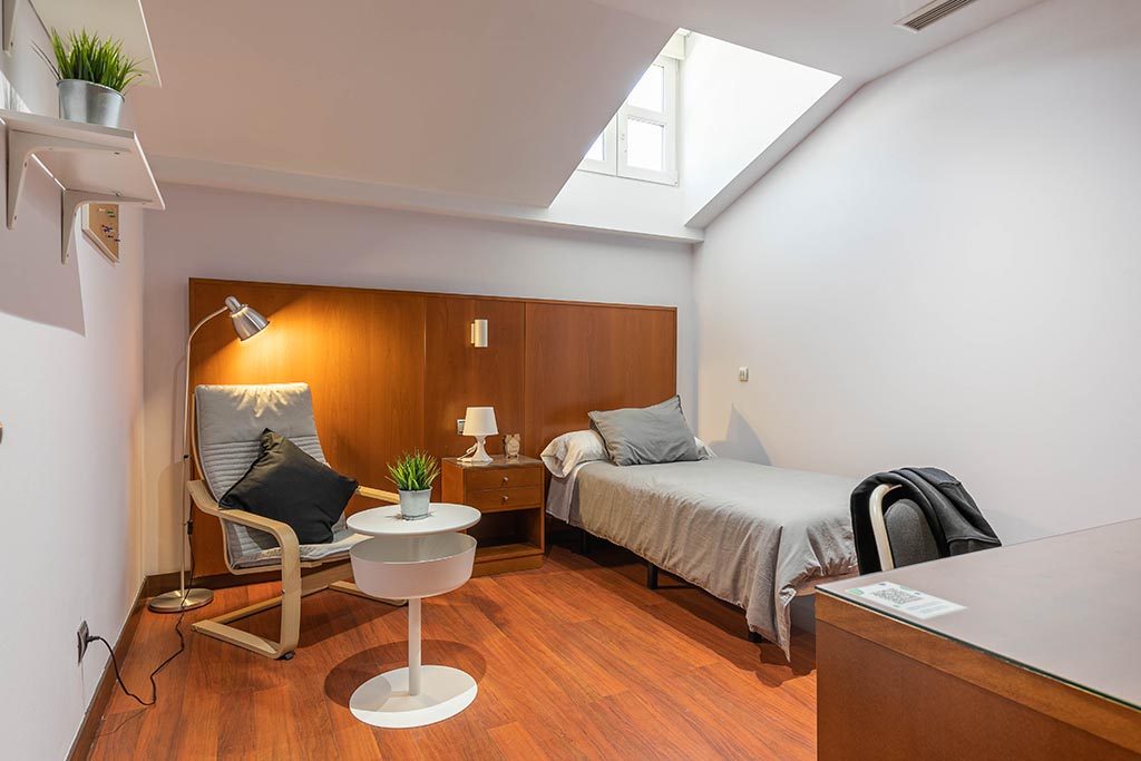 Aranjuez - Single room (Extra / larger), photo 1 of 12