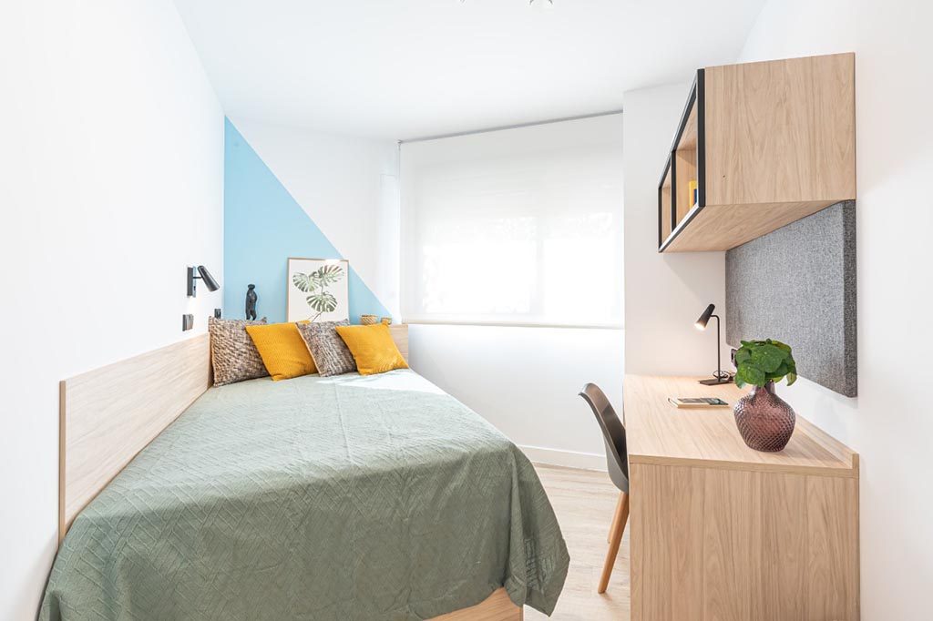Salamanca - Single room in apartment, with terrace, photo 2 of 12