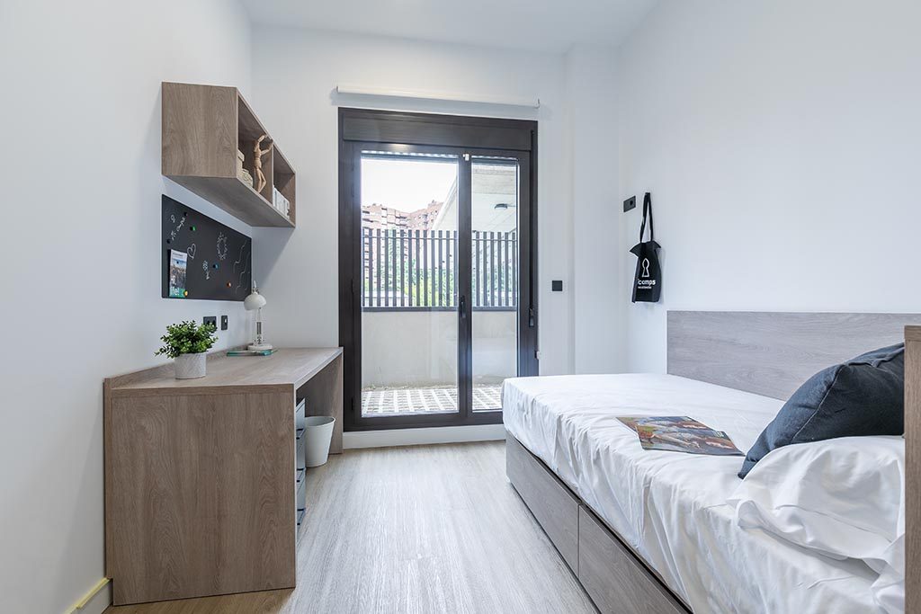 Sinesio Delgado - Single room (Extra / larger), photo 2 of 12