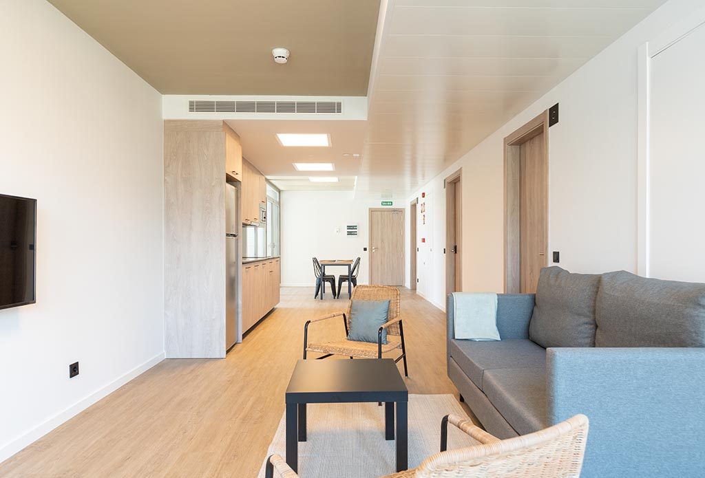 Barcelona - Single room in 3-bedroom apartment, photo 2 of 12