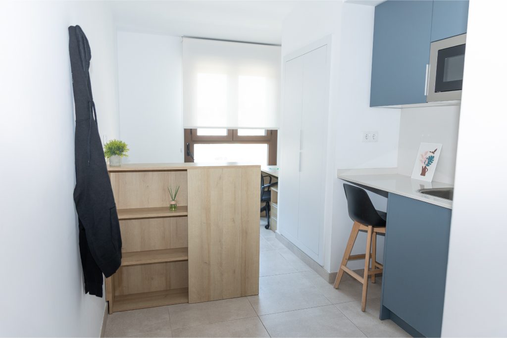 Avenida del Puerto - Single attic room with terrace, photo 3 of 12