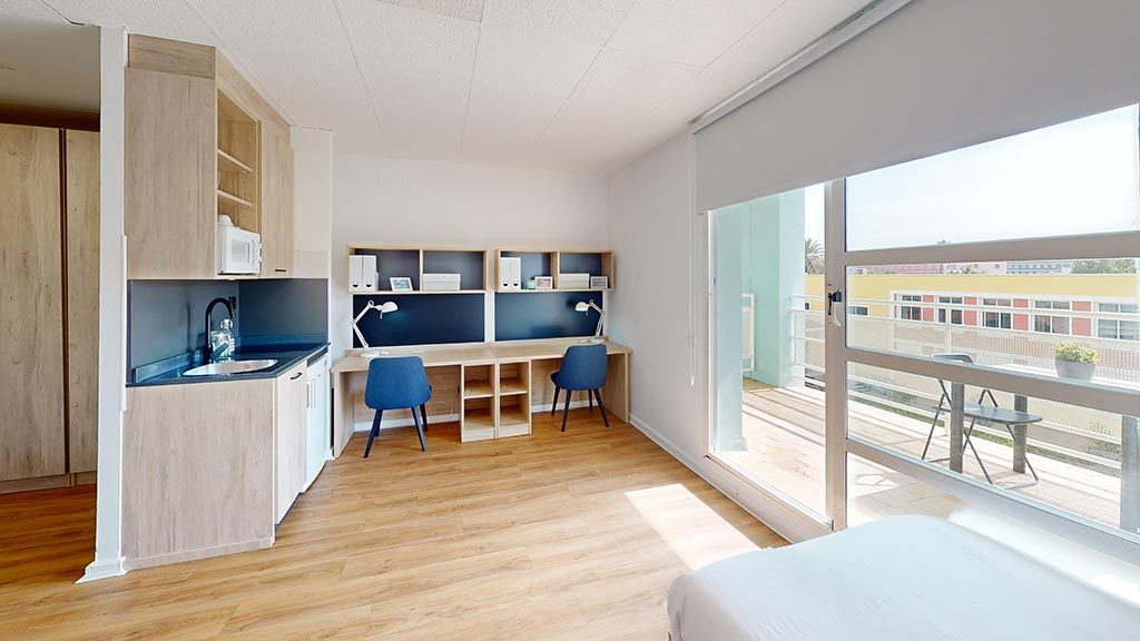 Sevilla UPO - Double room (Extra), photo 2 of 12