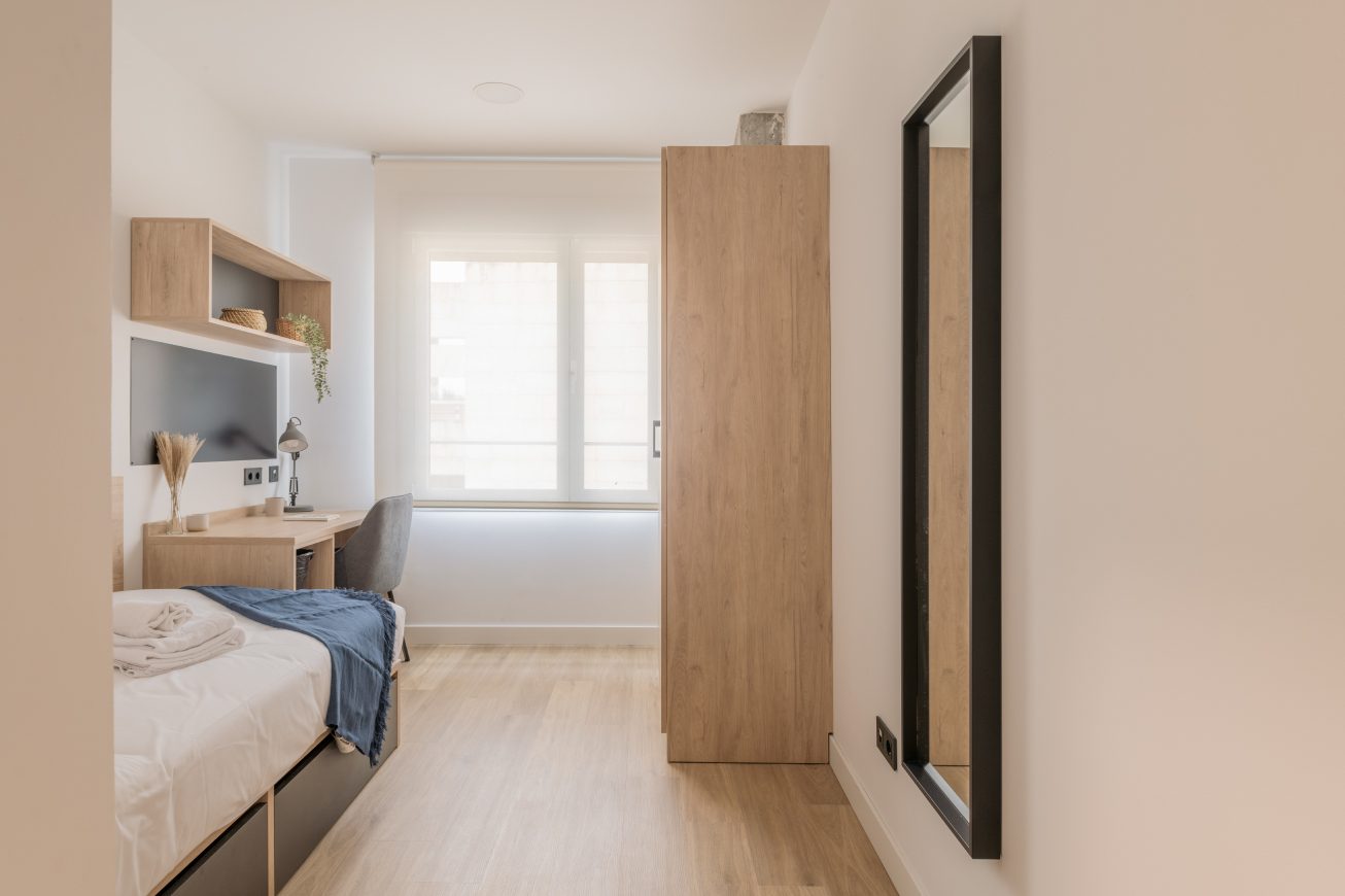 Logroño Centro - Single room (Extra) in 3-bedroom apartment, photo 1 of 12