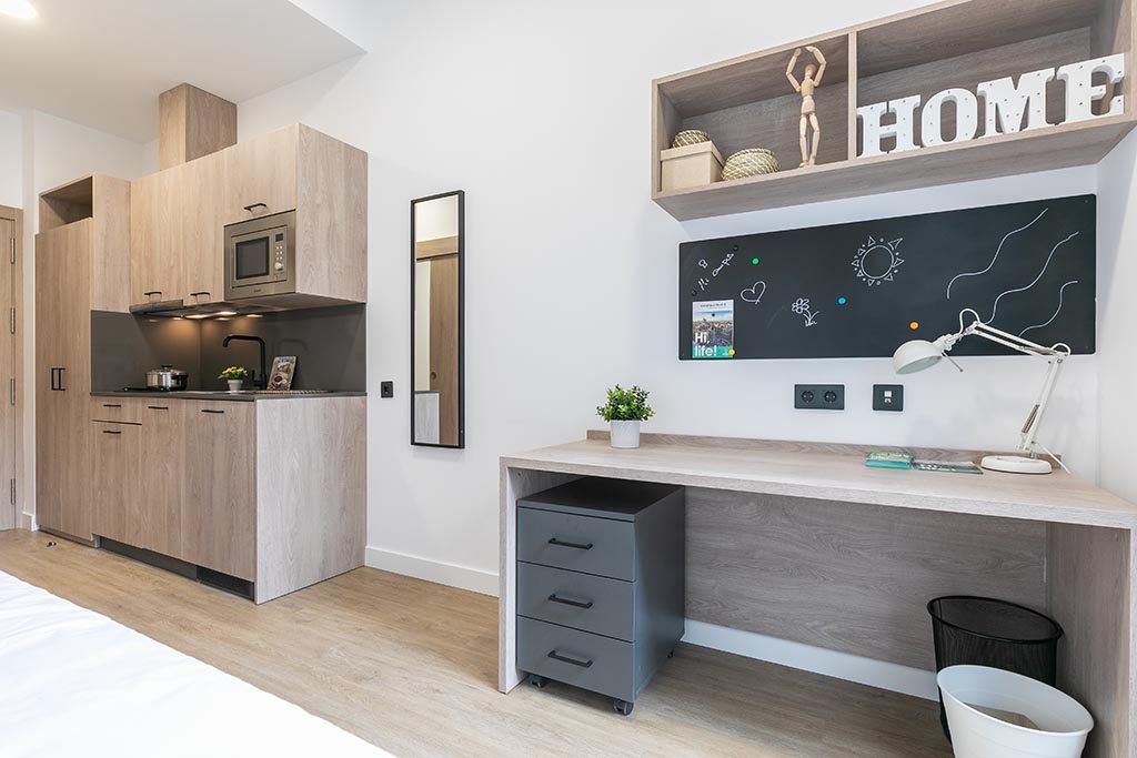 Sinesio Delgado - Single room (Extra / larger), photo 3 of 12